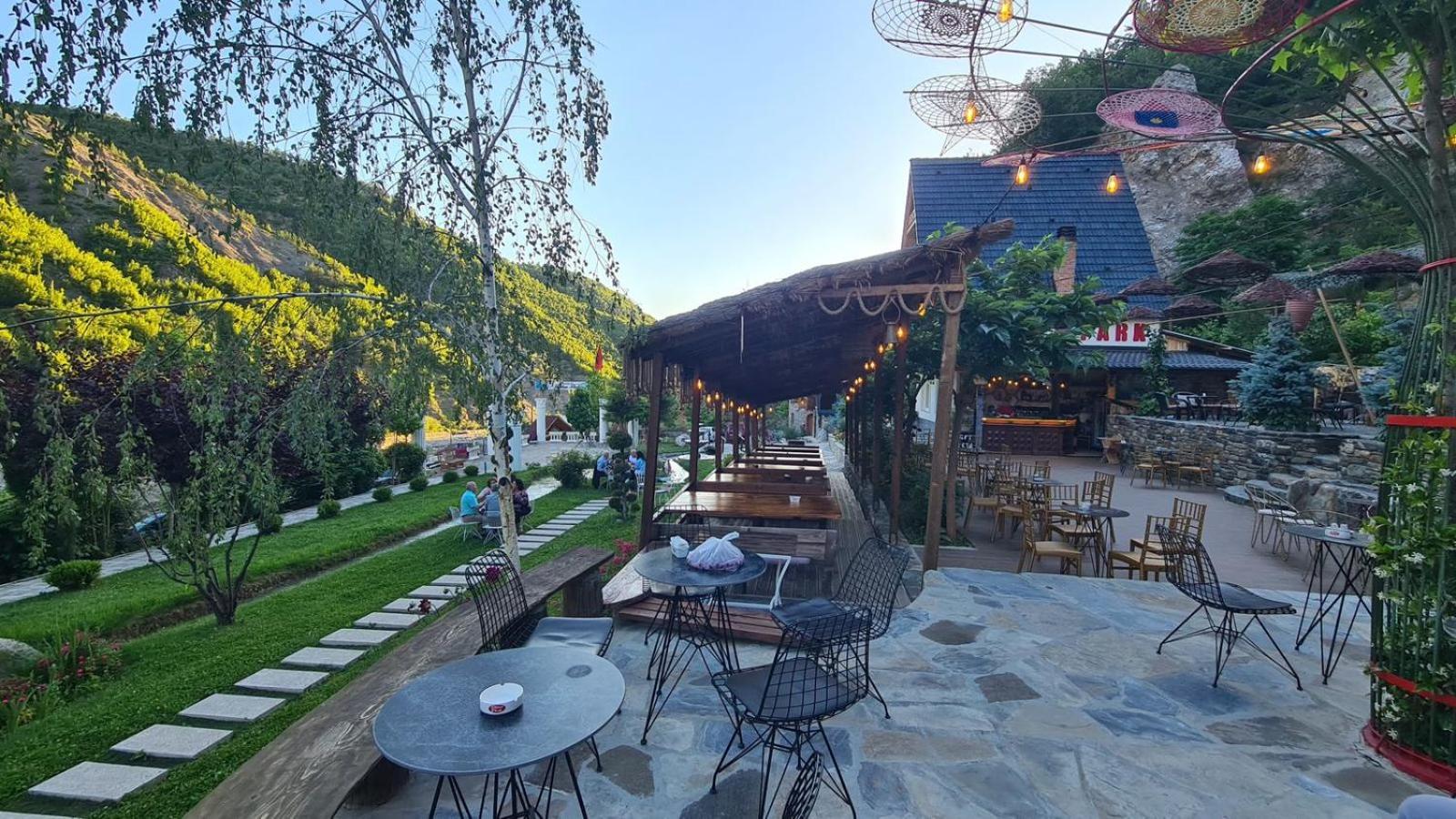 Dibra Park Agrotourism Hotel Peshkopi Exterior photo